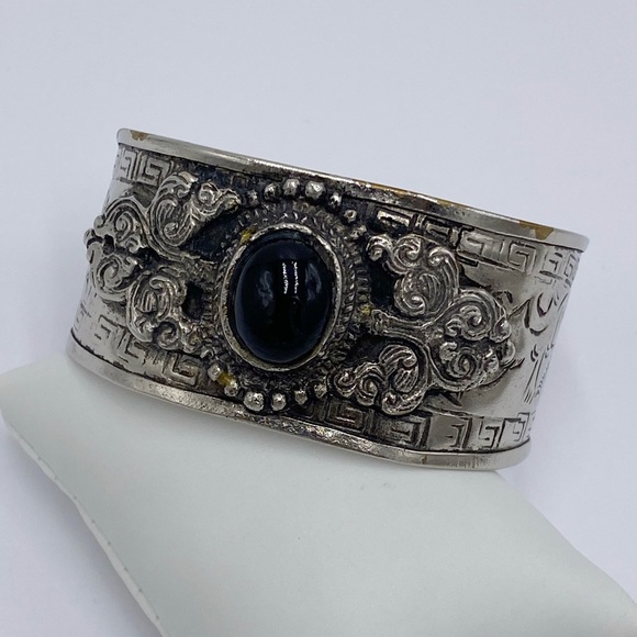 Vintage Asian Foo Dog Lion Dragon Silver Tone Cuff Bracelet - Picture 13 of 13